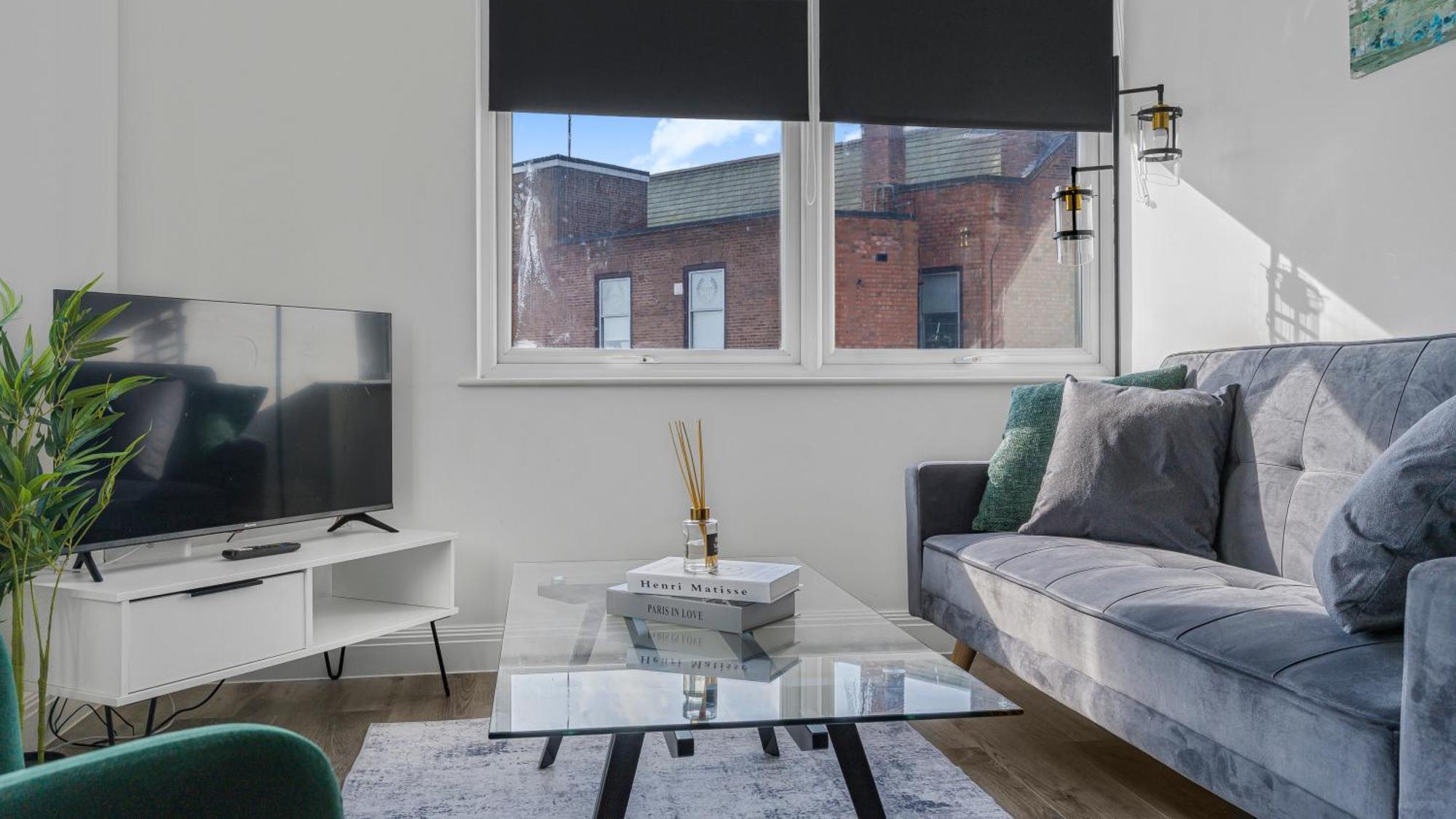 Cosy Luxury 2 Bedroom Near Nec & Airport Apartment *