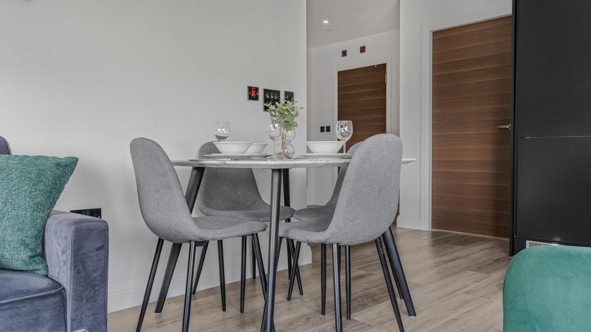 Cosy Luxury 2 Bedroom Near Nec & Airport *